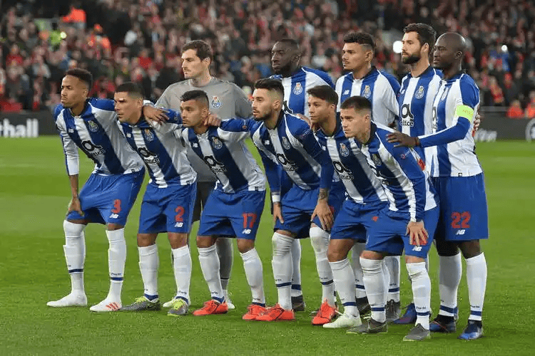 九游娱乐-转会期欧联焦点战，上海海港主帅复盘，悬念犹存，资深球员宣示担当的简单介绍