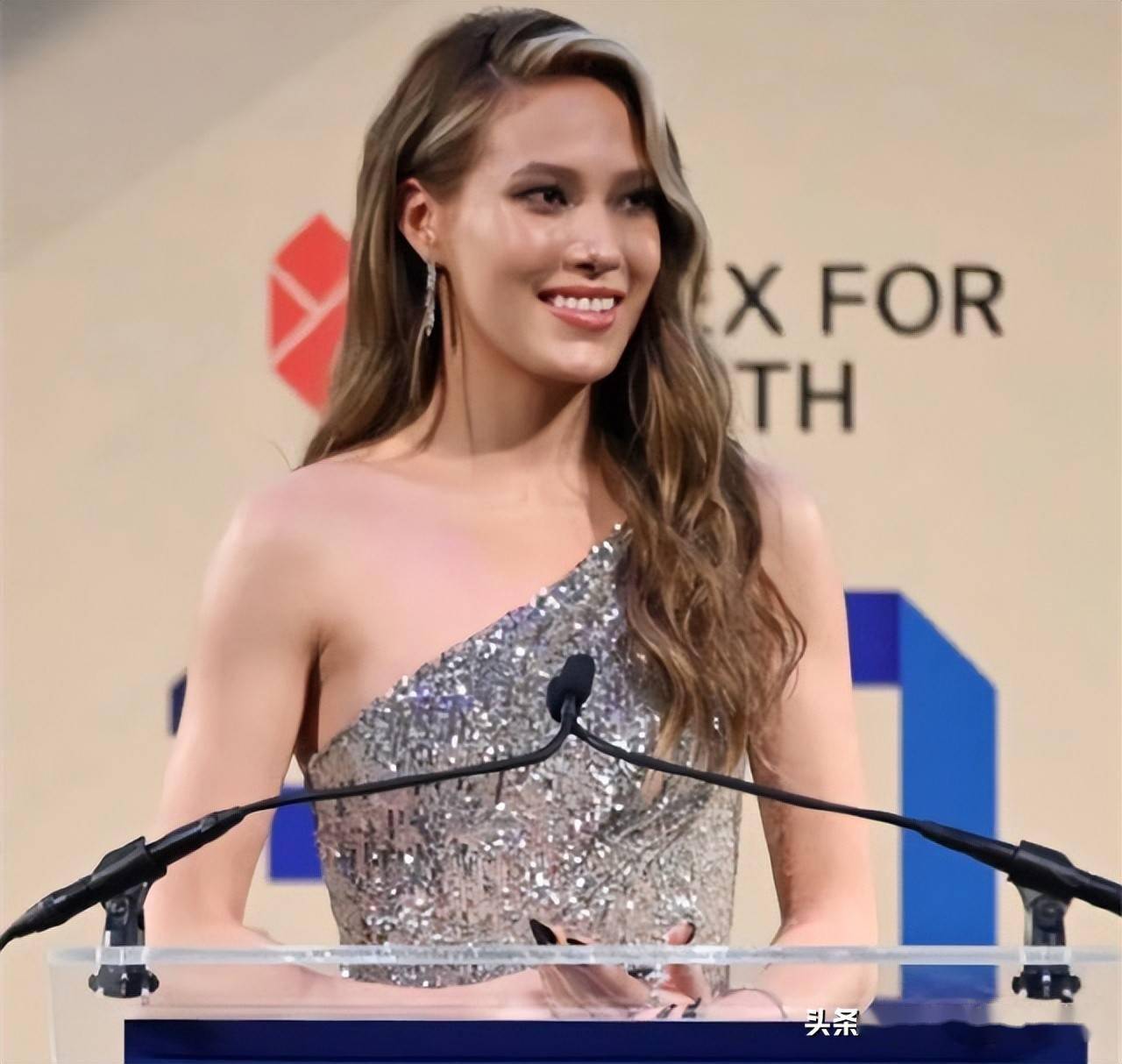 JIUYOU-莱比锡训练开放日；集结日内部沟通引欢呼；法国杯在即；临场指挥获称赞的简单介绍